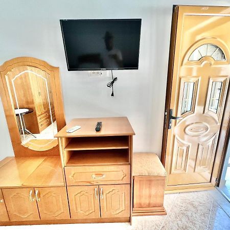Coral Guesthouse Sarandë Buitenkant foto