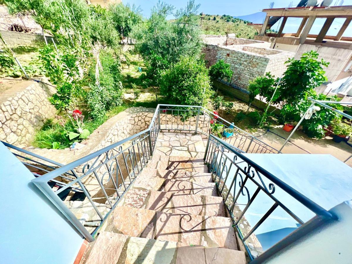Coral Guesthouse Sarandë Buitenkant foto