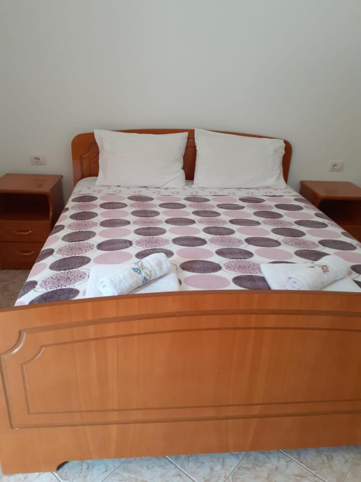 Coral Guesthouse Sarandë Buitenkant foto