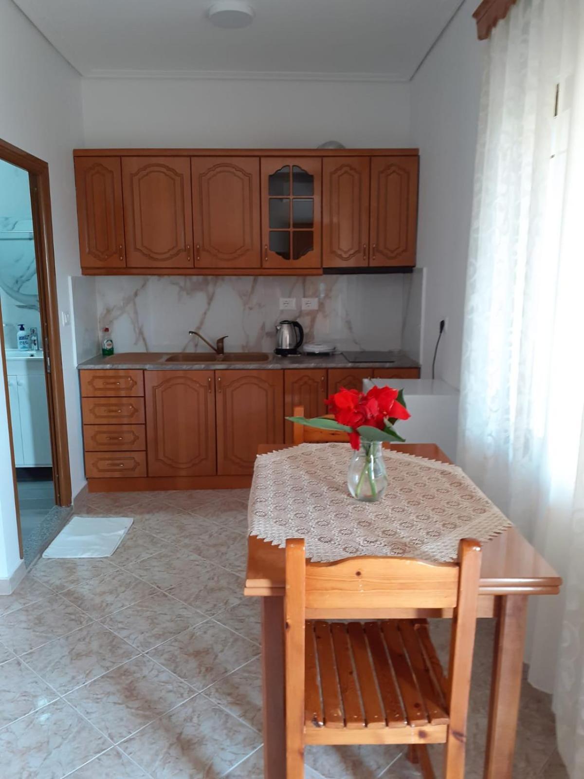 Coral Guesthouse Sarandë Buitenkant foto