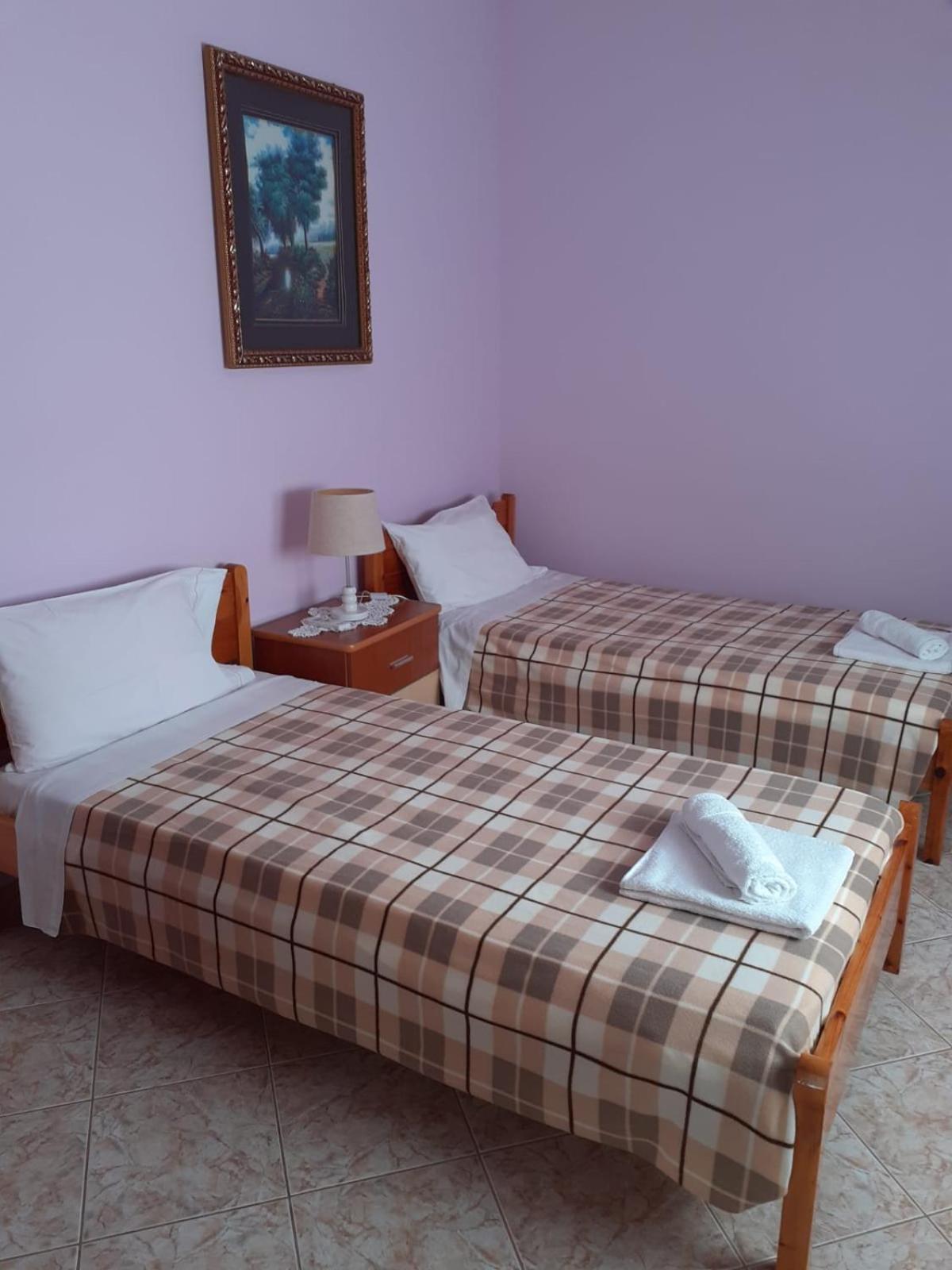 Coral Guesthouse Sarandë Buitenkant foto