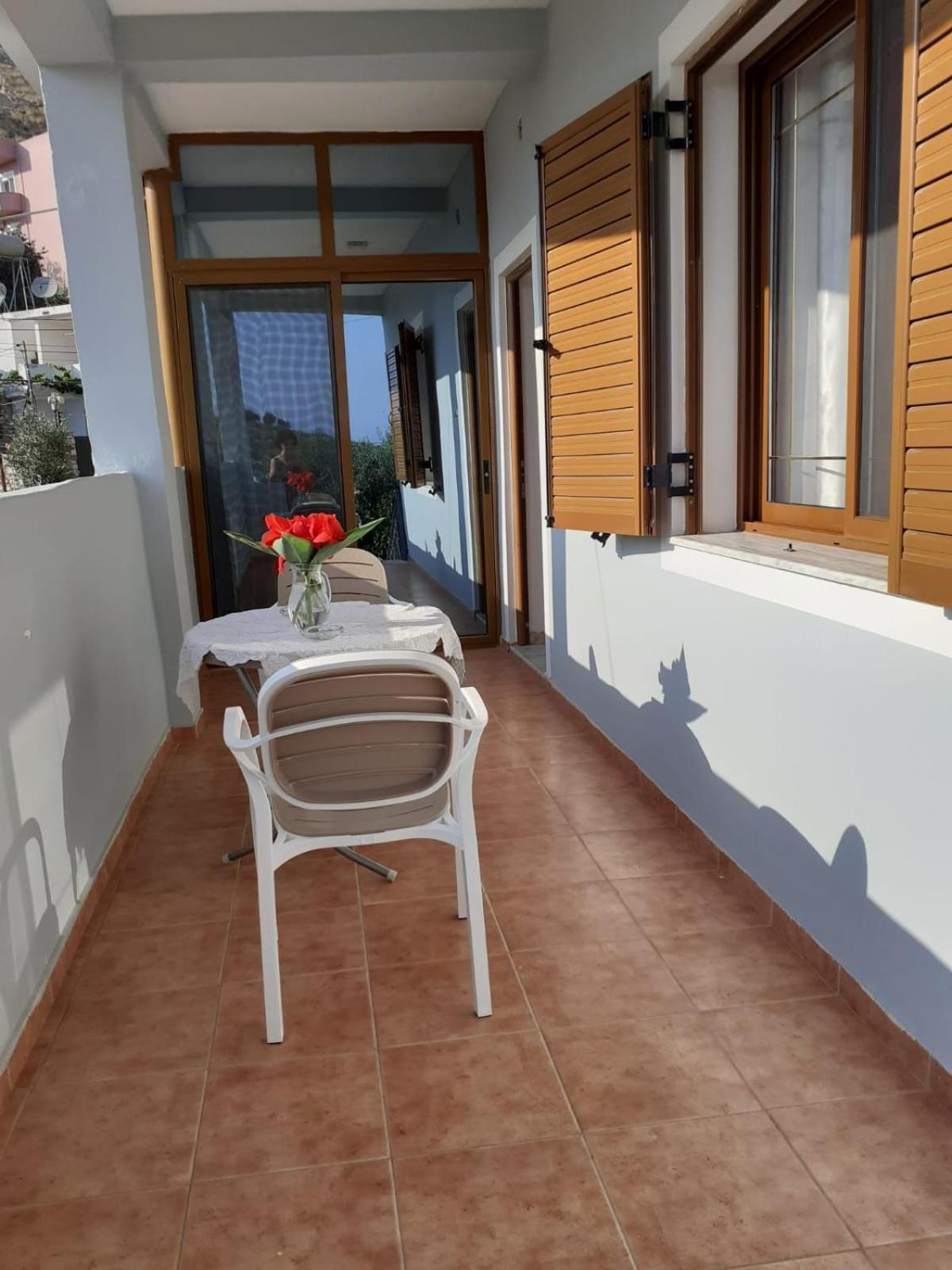 Coral Guesthouse Sarandë Buitenkant foto
